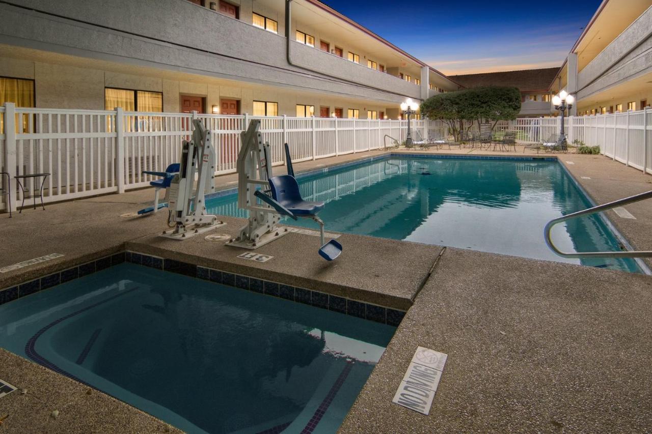 Irving Inn & Suites At Dfw Airport Zewnętrze zdjęcie