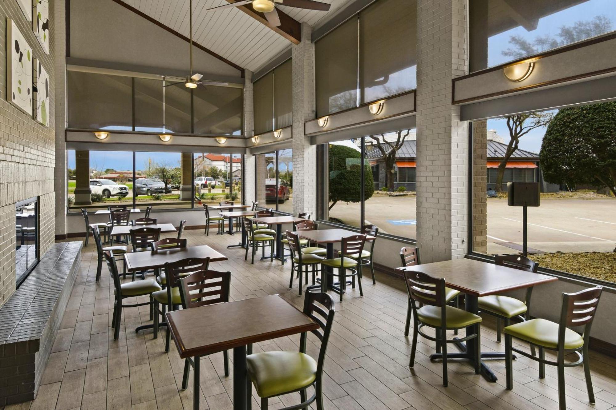 Irving Inn & Suites At Dfw Airport Zewnętrze zdjęcie