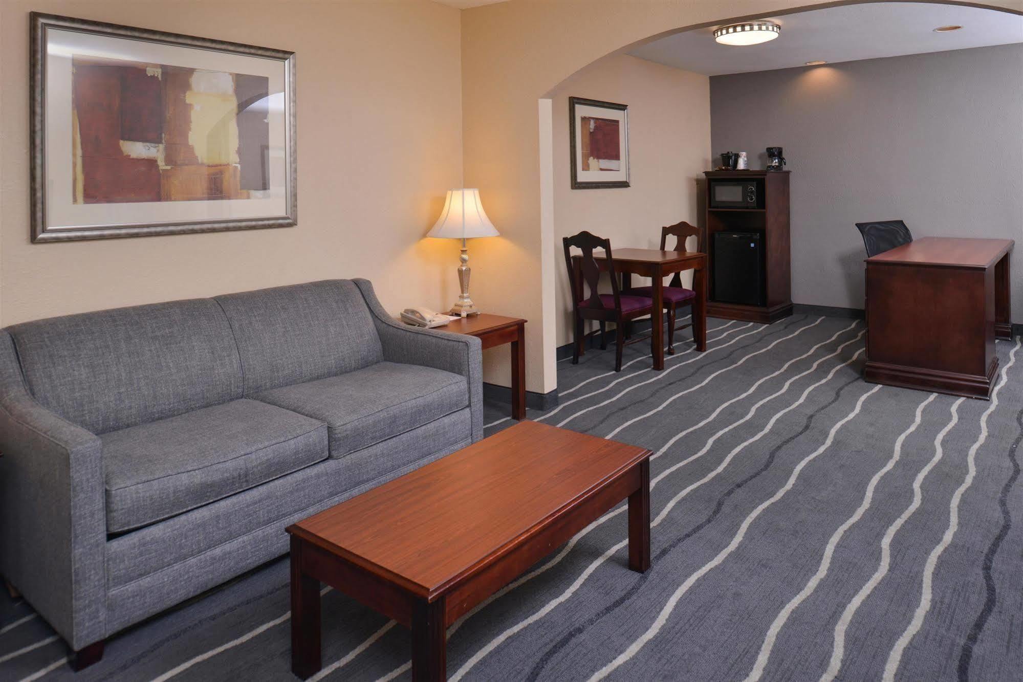Irving Inn & Suites At Dfw Airport Zewnętrze zdjęcie